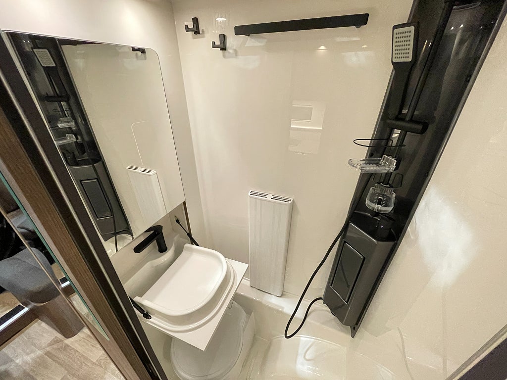 Kabe Novum Compact 720 LGB /B-körkort/ALDE/Mercedes/Face2Face - Kabe