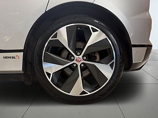 Jaguar I-Pace EV400 AWD MOMS Black edt Luftfj Pvärme 360°kam HuD S&V – bild 14