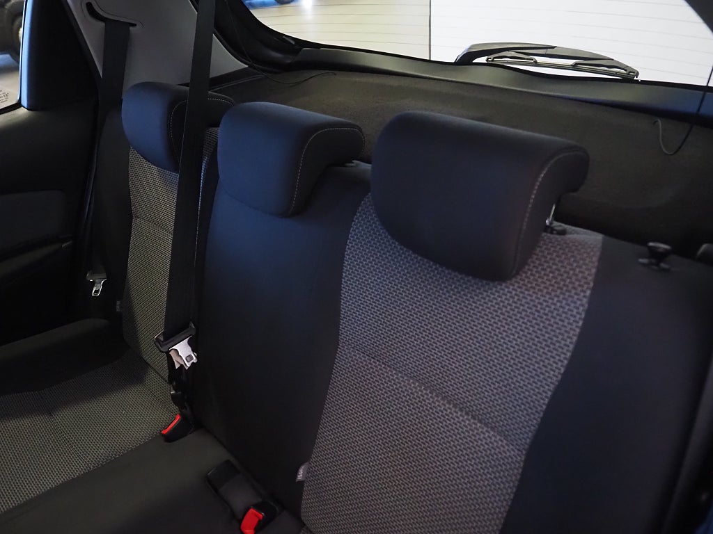 Toyota Yaris Hybrid e-CVT 101hk | Edition Feel | Navi | Värmare | 2015