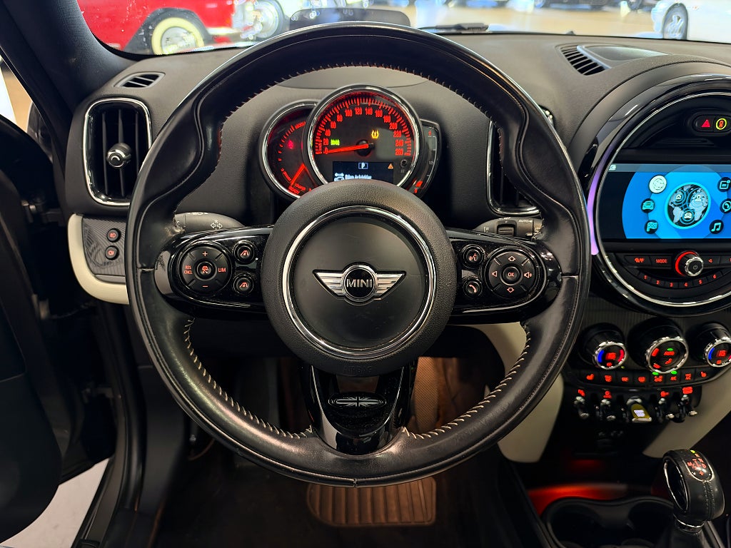 MINI Countryman 2018 - miniatyr 11