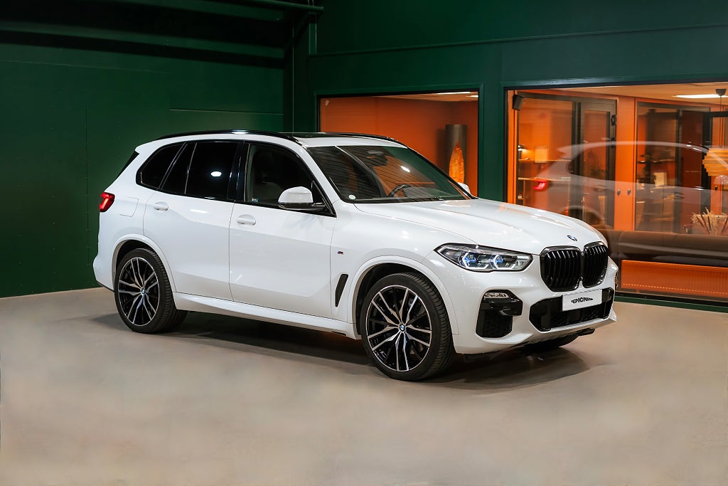 BMW X5 xDrive30d M Sport / HUD / Pano / H/K® / Drag / Värmare