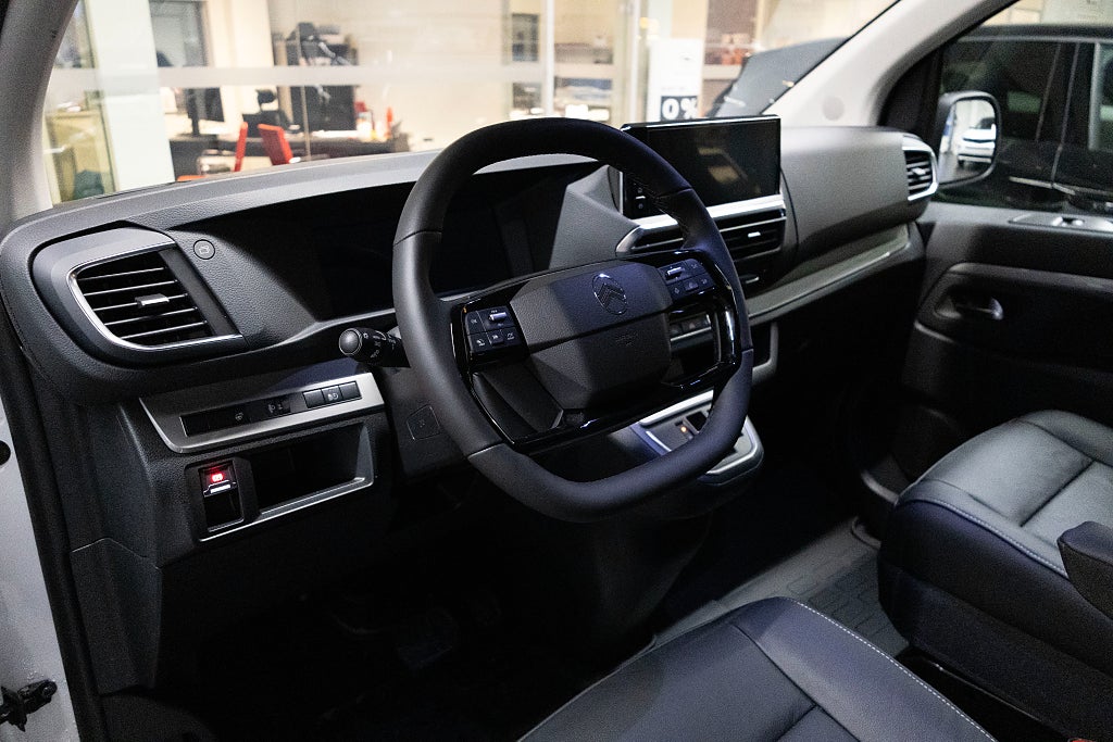 Citroën SpaceTourer 180hk MAX Läder 8-sits Webasto OMG LEVERANS 5 års ga