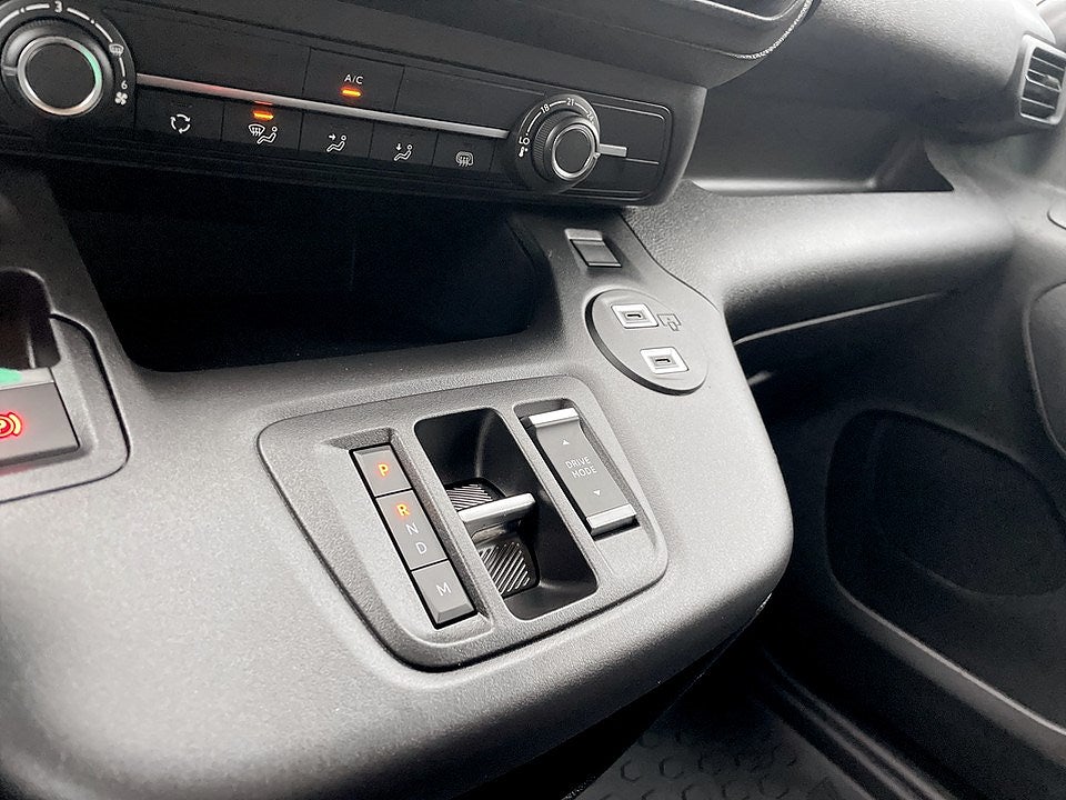 Bild på Peugeot Partner Edition 1,5 BlueHDi 130hk Aut L2 - OMGÅENDE LEVERANS!