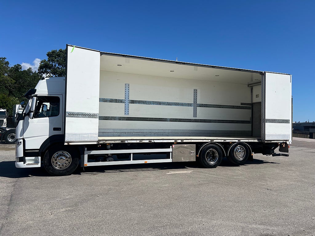 Volvo FM 410 6x2 Skåpbil, Öppningsbarsida, Bussbygg, Värmare