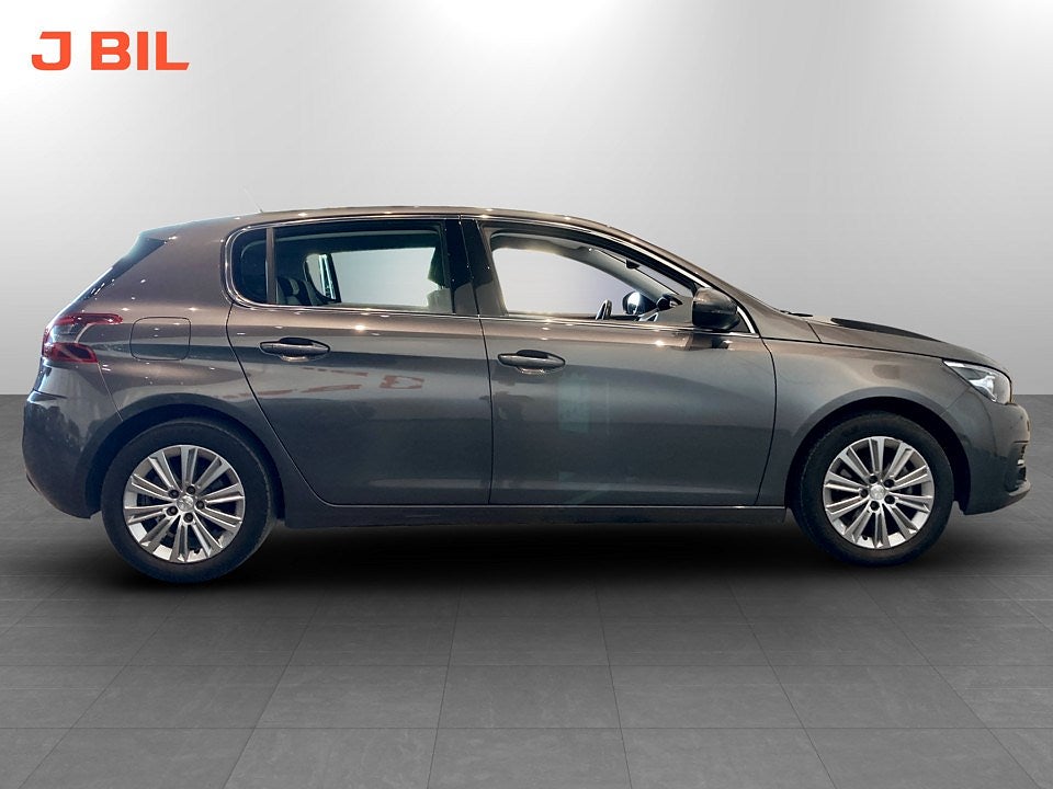 Bild på Peugeot 308 5D Allure 1.2 PT 130hk Aut - DRAG, CARPLAY