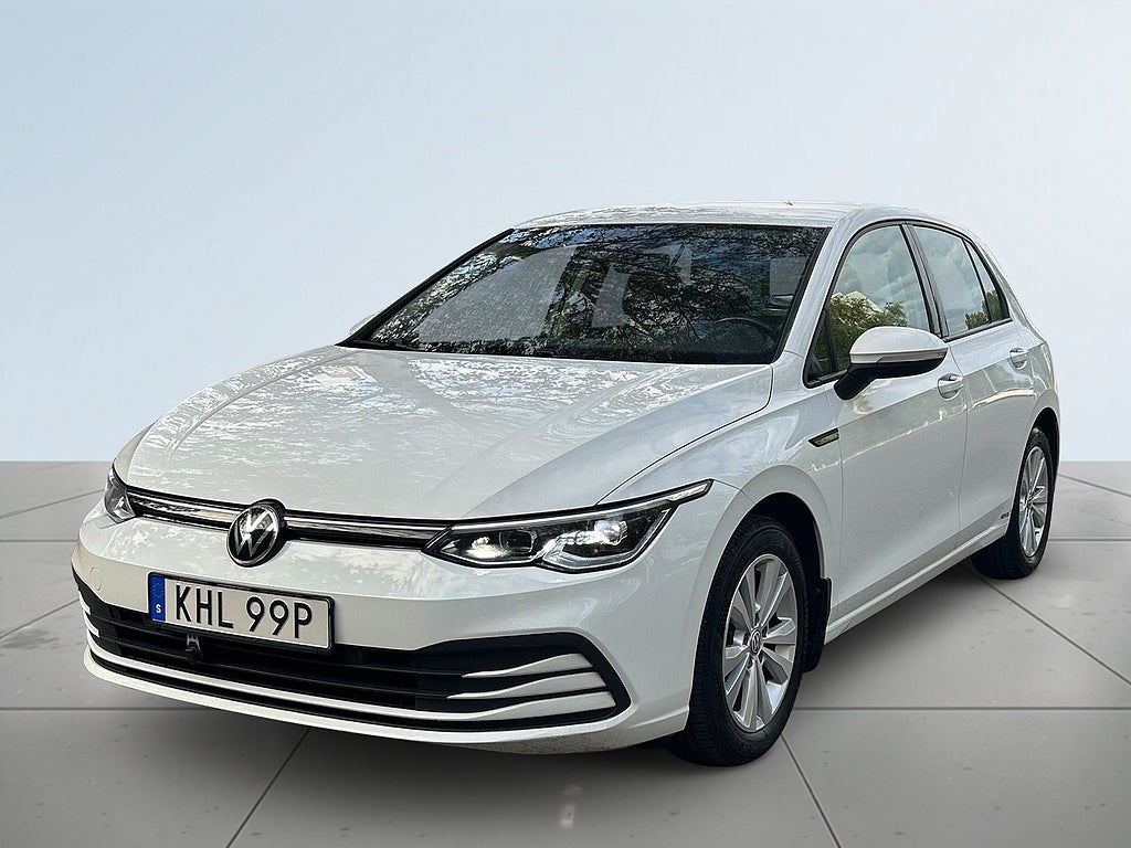 Volkswagen Golf eTSI Base SoV-Däck/Rattvärm/Navi/Drag/Värmare/Carplay