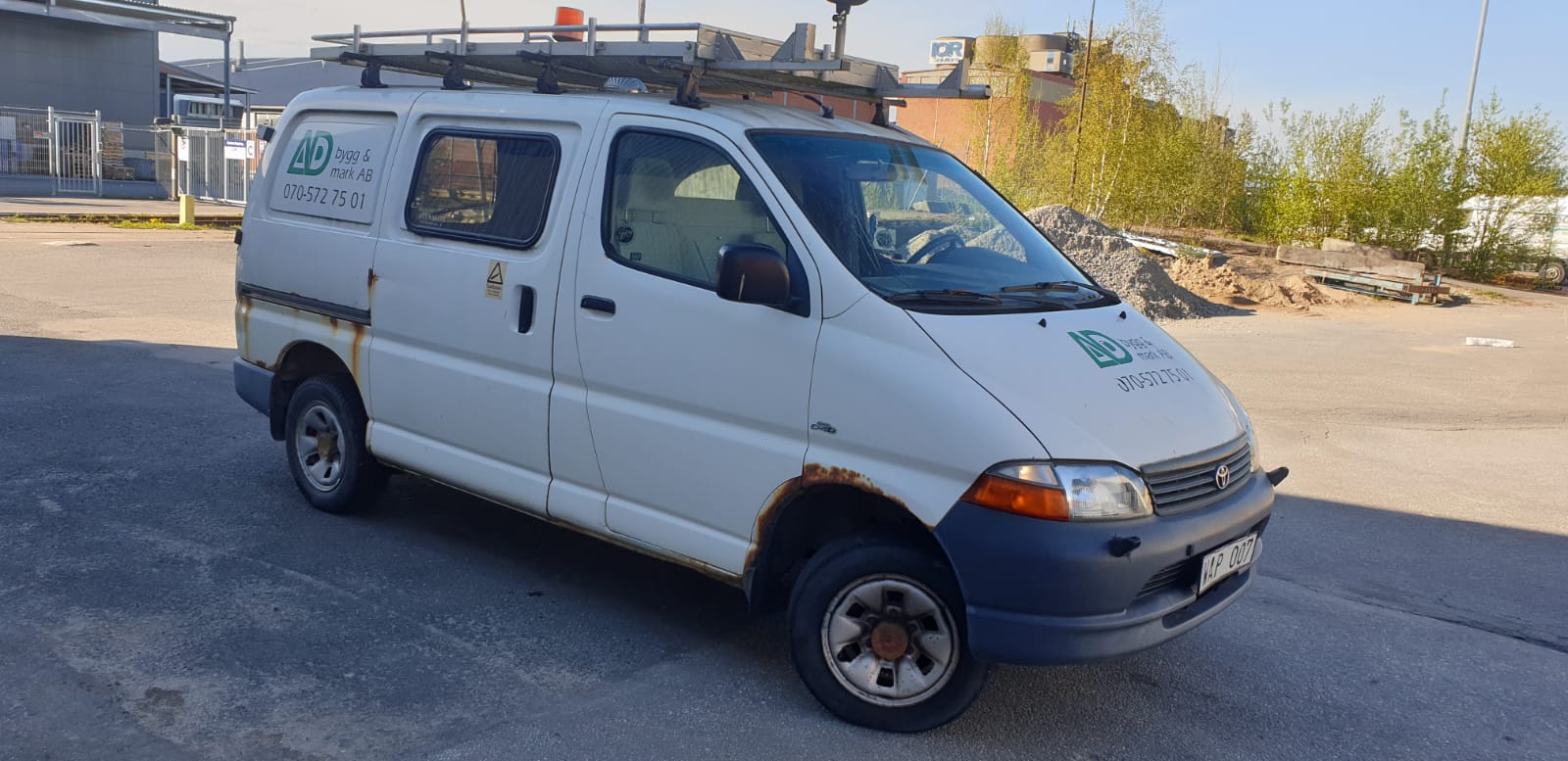 Toyota HiAce Skåpbil 2.5 4WD 102hk 2004, bild 3/32