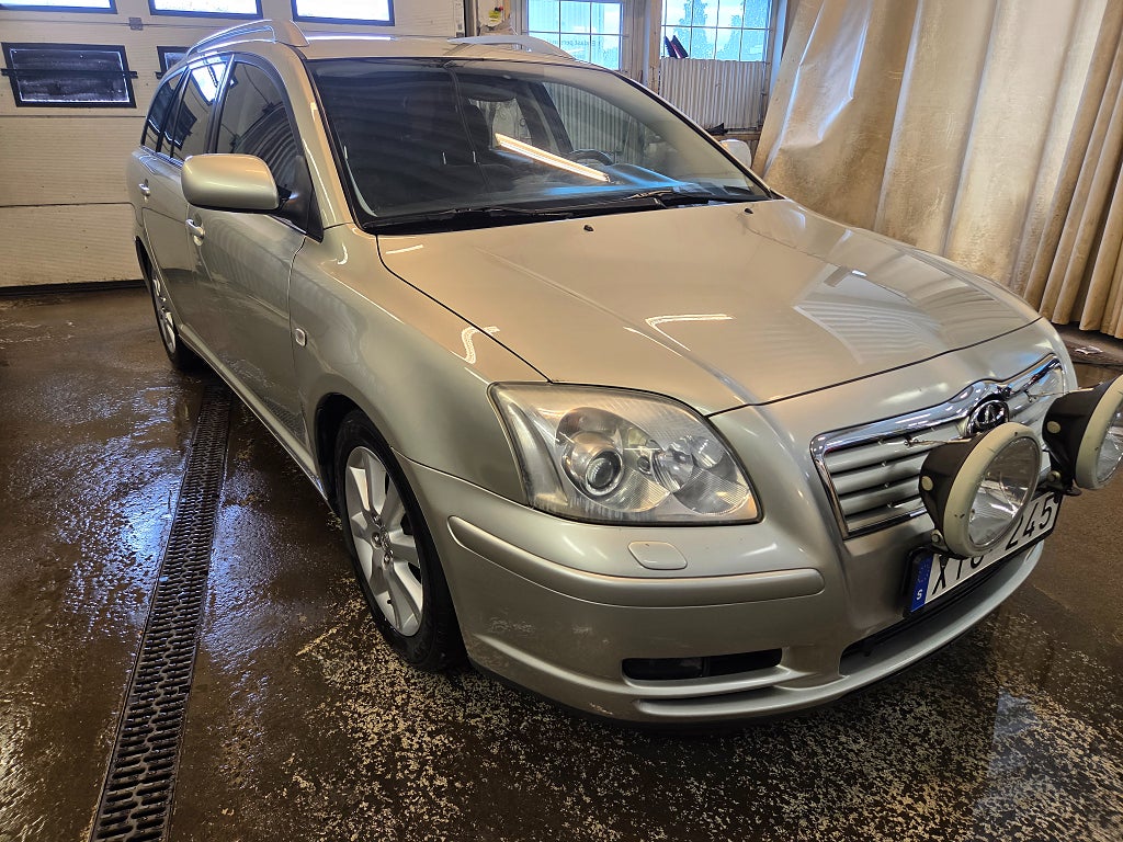 Toyota Avensis Kombi 1.8 VVT-i Nybes. UA Nyserv.