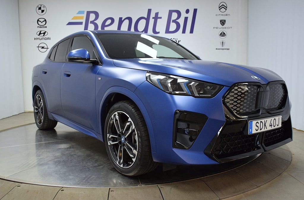 BMW iX2 xDrive30 M Sport /M-performance stolar/ HarmanKardon