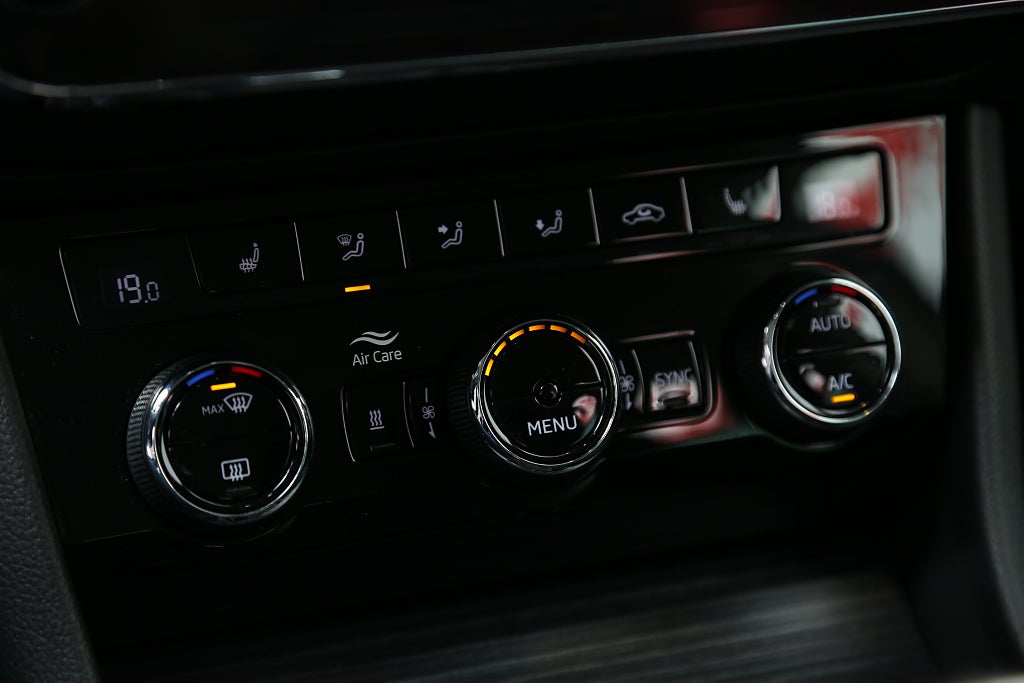 Skoda Superb iV Kombi 1,4 Plug-in Hybrid Style Navi Drag 2022