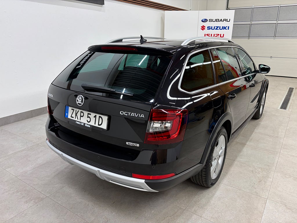 Skoda Octavia Scout 2020 - miniatyr 18
