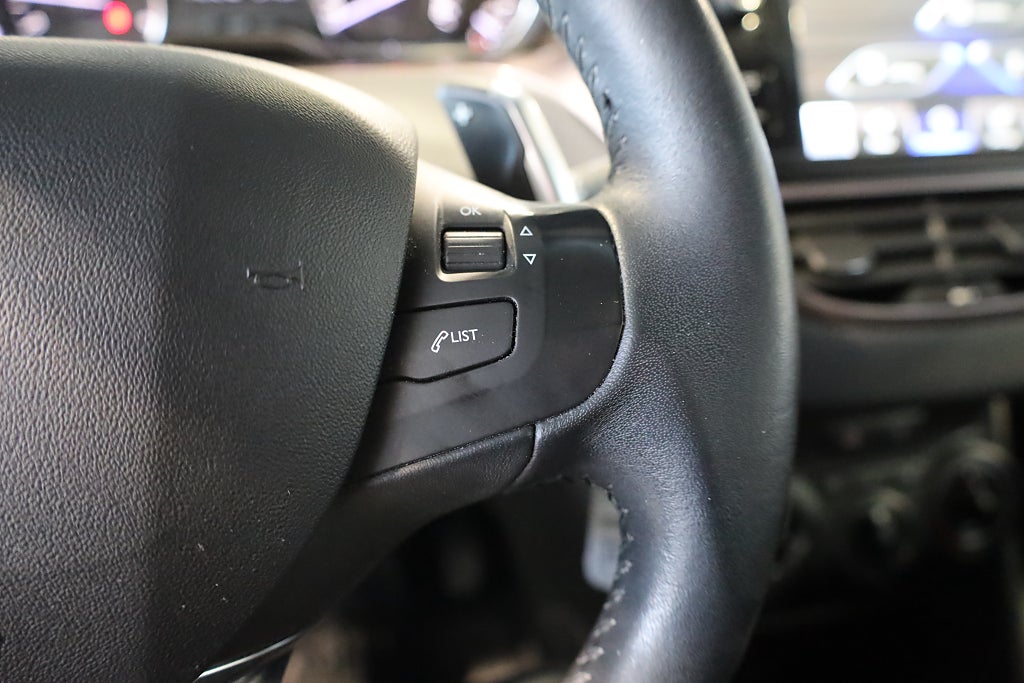Peugeot 2008 1.6 e-HDi AUT Drag M-Värme Kamera Blåtand 2014