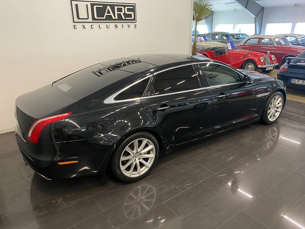 Jaguar XJ 2010 - miniatyr 3