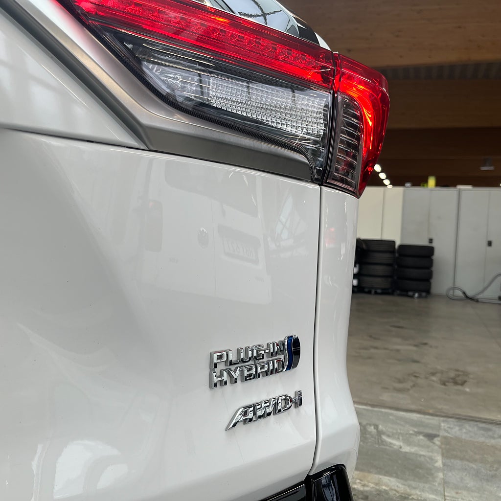 Toyota RAV4 Plug-in Hybrid E-CVT X-Edition Backkamera Drag
