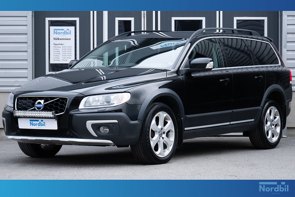 Volvo XC70 D4 AWD Classic Summum Navi Värmare Skinn VOC Drag ACC