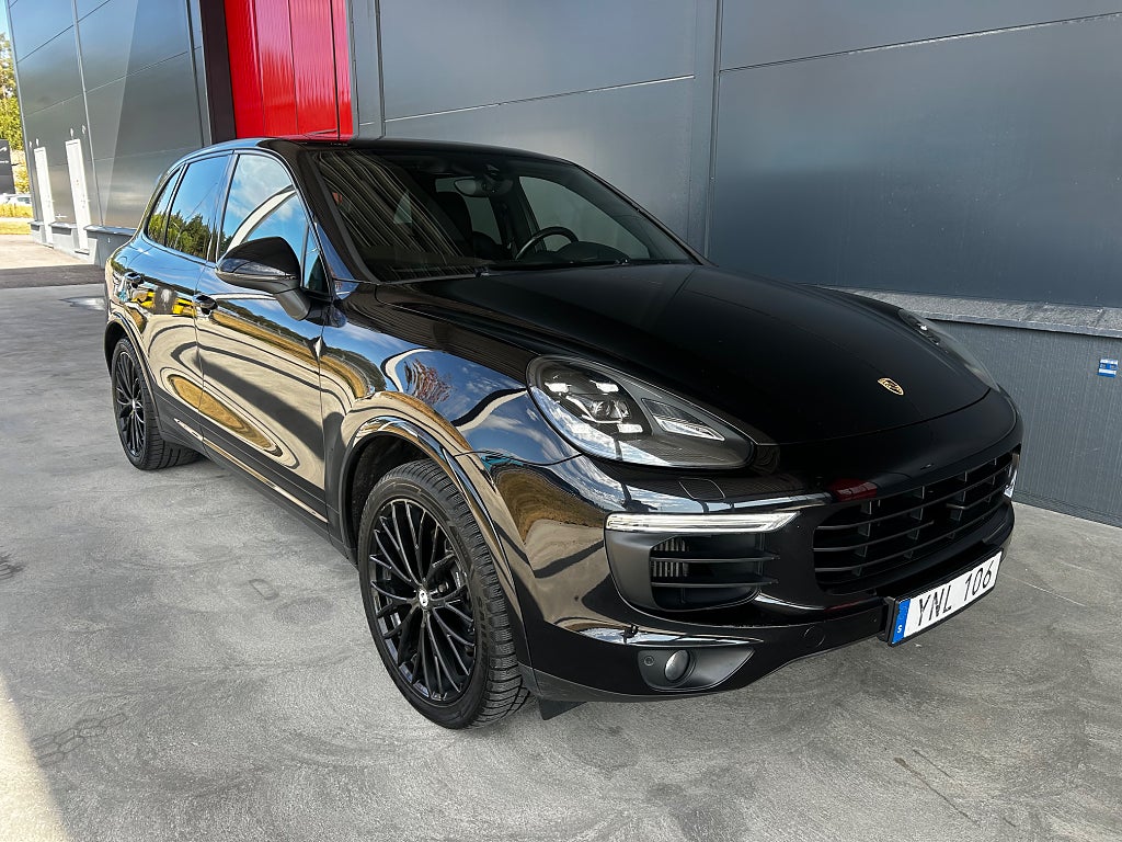 Porsche Cayenne Diesel TipTronic S Platinum Edition | Ny servad 