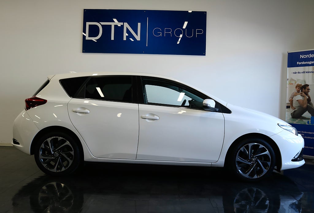 Toyota Auris Hybrid/e-CVT/Active Plus/Comfort/VÄLUTRUSTAD