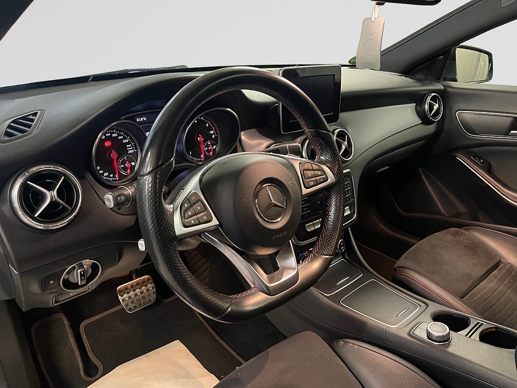 Mercedes-Benz CLA 220d AWD SB AMG Line Dragkrok OBS Renoveringsobjekt bild 8