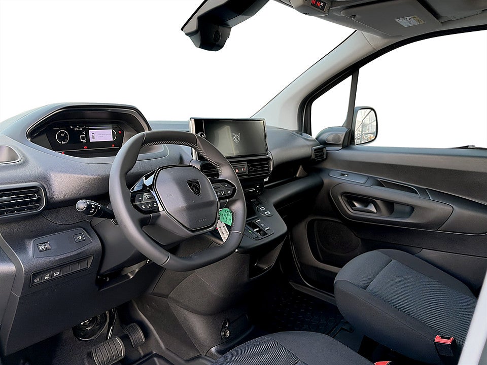 Bild på Peugeot Partner Crew Cab 130hk Aut - EDITION! SERVICE & V-HJUL INGÅR!