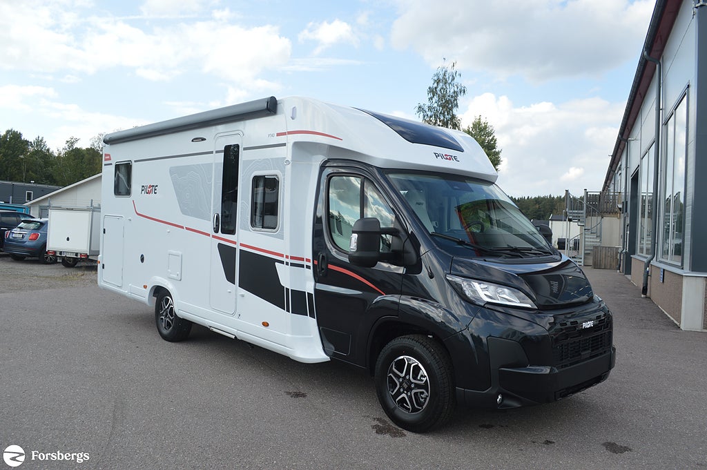 Pilote P740 FGJ EVIDENCÉ Taksäng / Automat, Truma Combi D6E Diesel med 