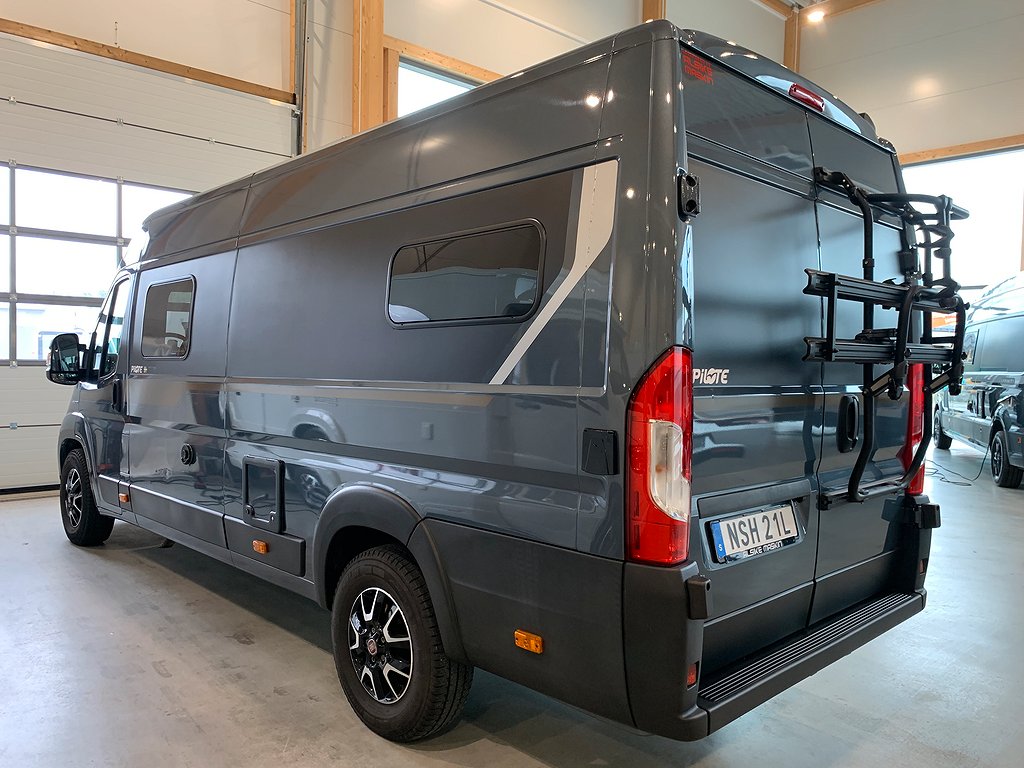 Pilote V 630 J / B-körkort / Långbädd / Solcell / Ugn /160hk - Pilote