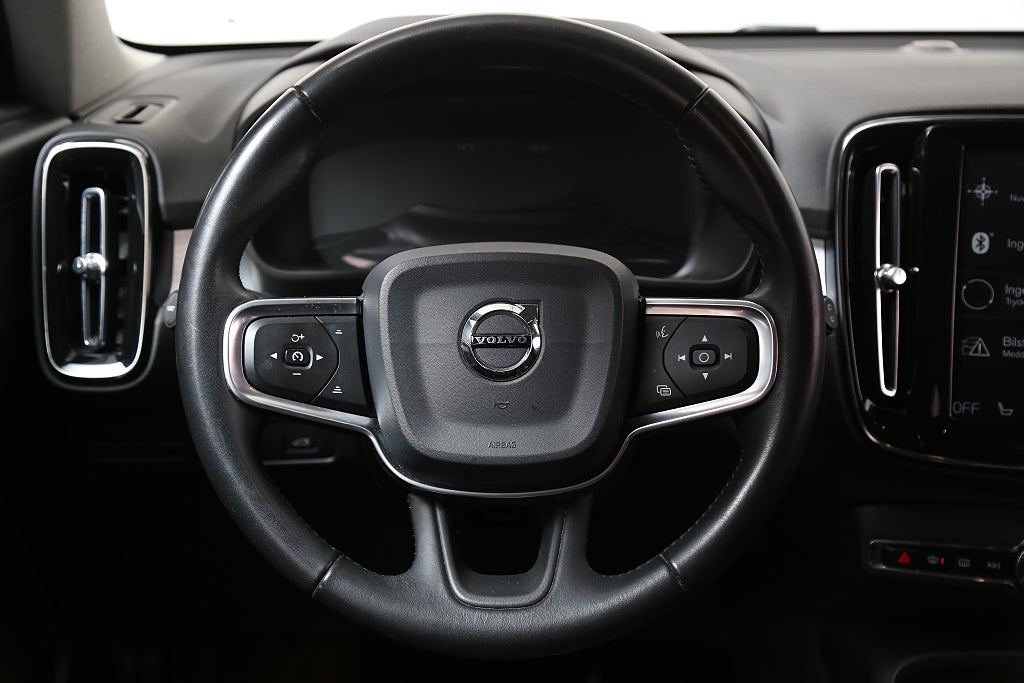 Volvo XC40 T3 163hk Momentum Edition Aut Kamera Navi VOC Drag 2020