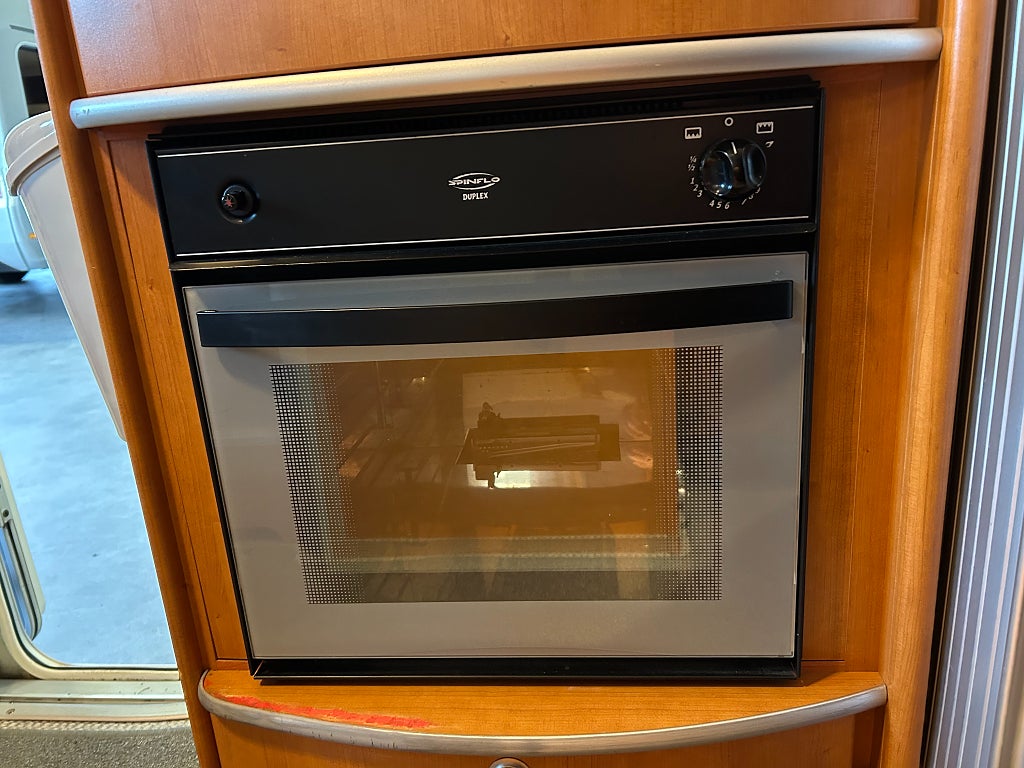 LMC LIBERTY FINISH TI 7100 / ALDE / Kamkedja / Ugn / Solcell - LMC