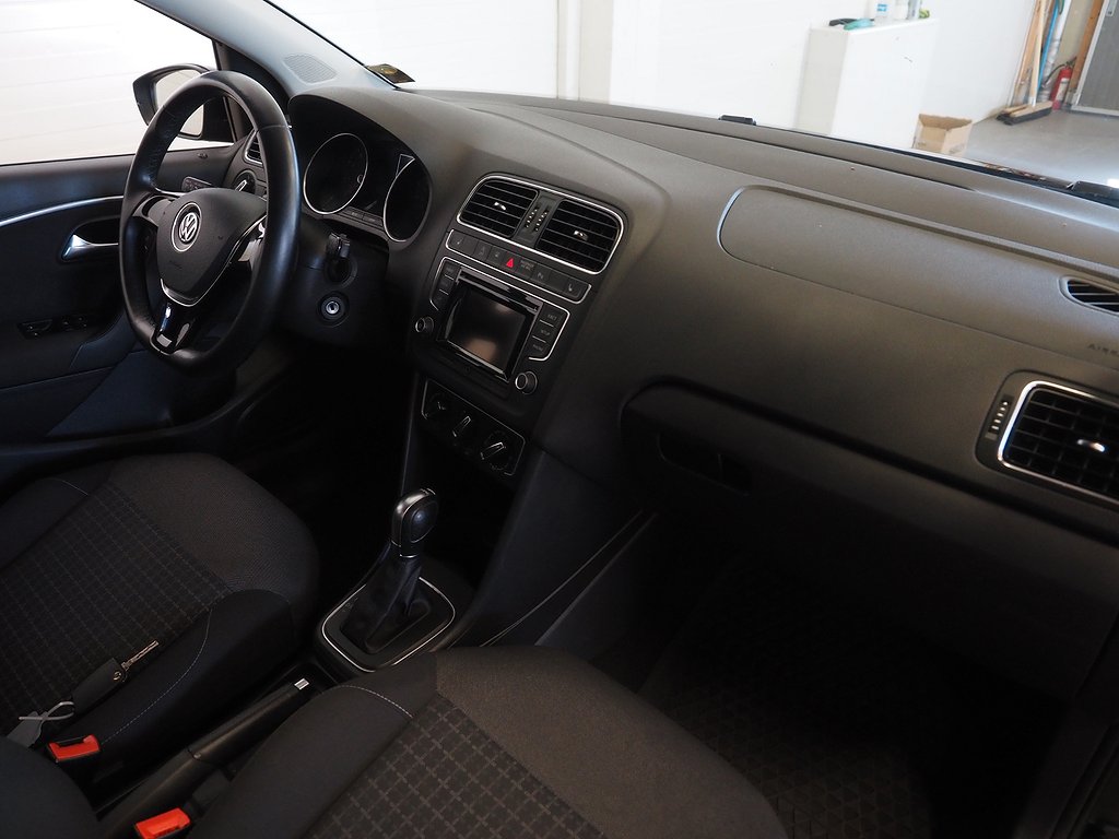 Volkswagen Polo 1,2 TSI 90Hk Aut 5D Bluetooh PDC 2017