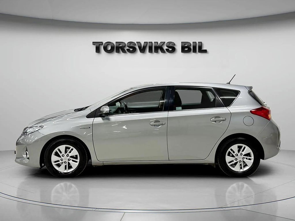 Toyota Auris Hybrid e-CVT Vinterhjul, Motor/Kupevärmare, Ledramp, Hemleverans - miniatyr 3