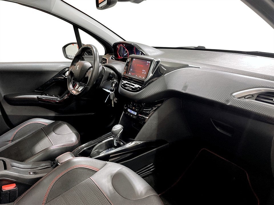 Bild på Peugeot 2008 GT 1.2 PT 110hk Aut - PANO, P-SENSORER BAK