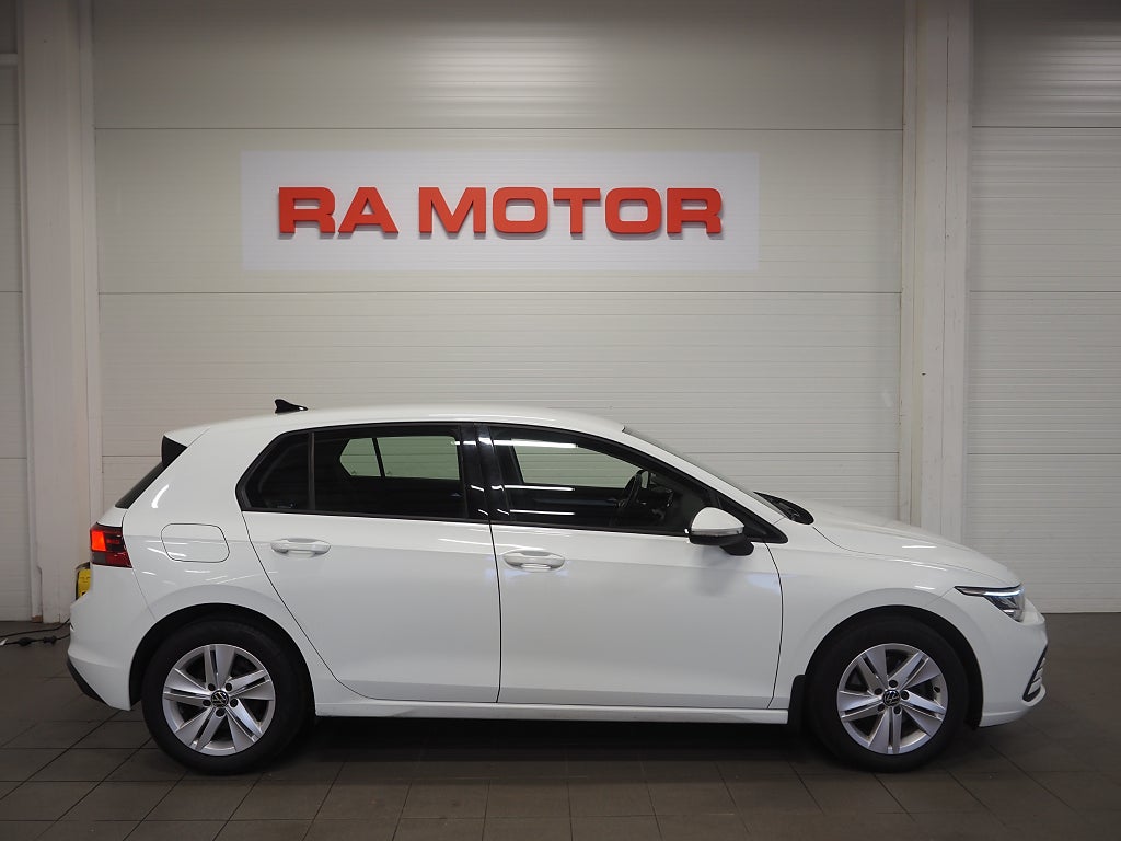 Volkswagen Golf 2.0 TDI 116hk Backkamera P-Värmare Drag 2022