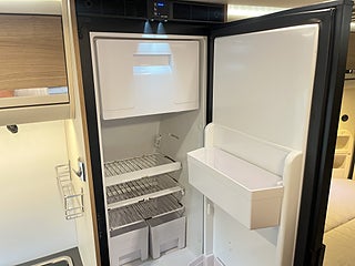 Husbil-halvintegrerad Adria TWIN 600 SP AXESS 16 av 25