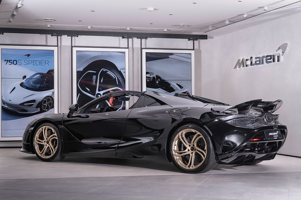 Gallery image 3 of 19