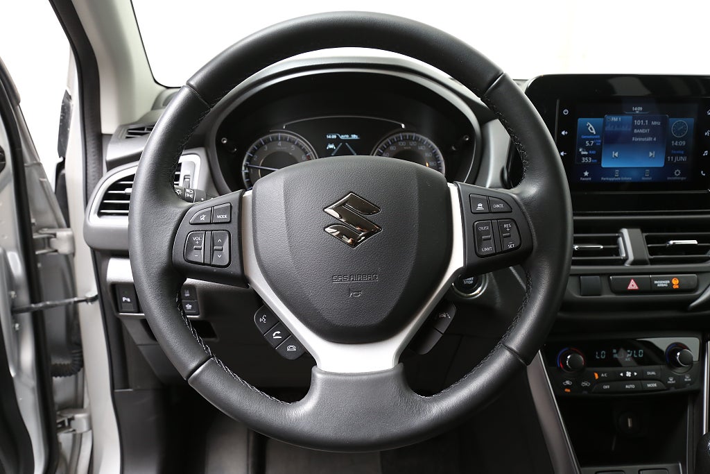 Suzuki S-Cross Hybrid AllGrip AWD Kamera P-sensorer 2023