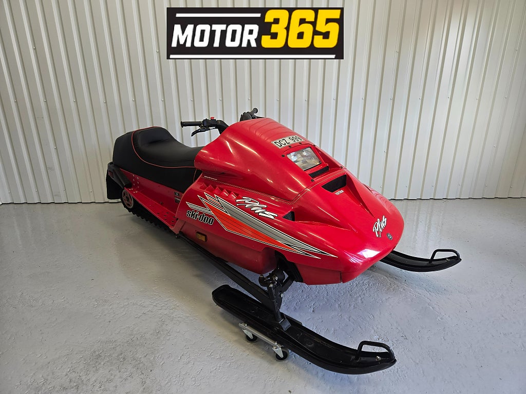 Ski-Doo FORMULA PLUS 2.95% MYCKET FIN/VETERAN *FRAKT/FINANS*