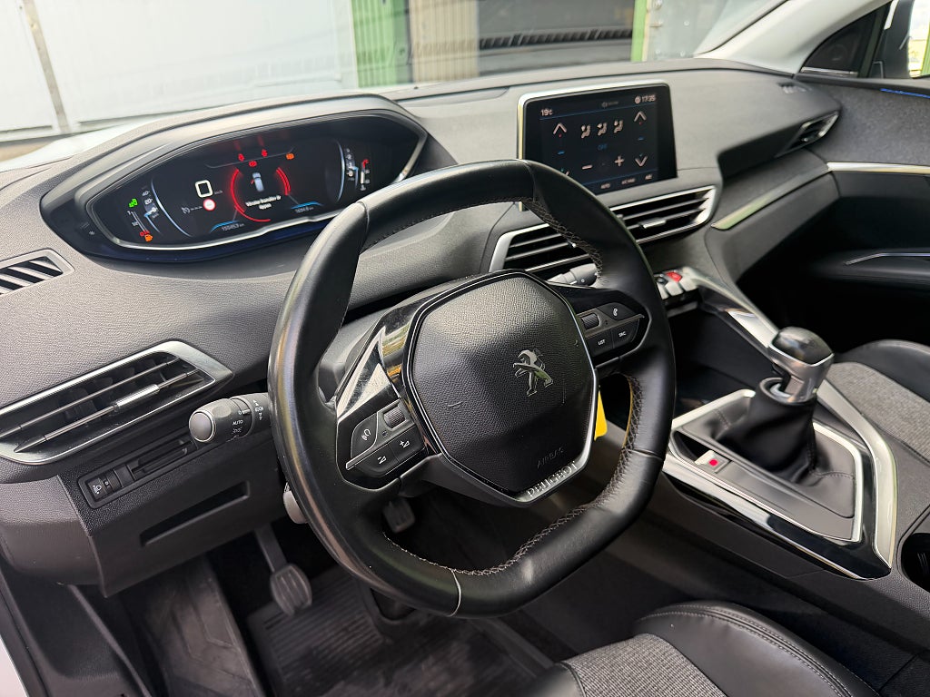 Peugeot 3008 1.2 PureTech 130 Allure Euro 6 / 12 MÅNADERS GARANTI