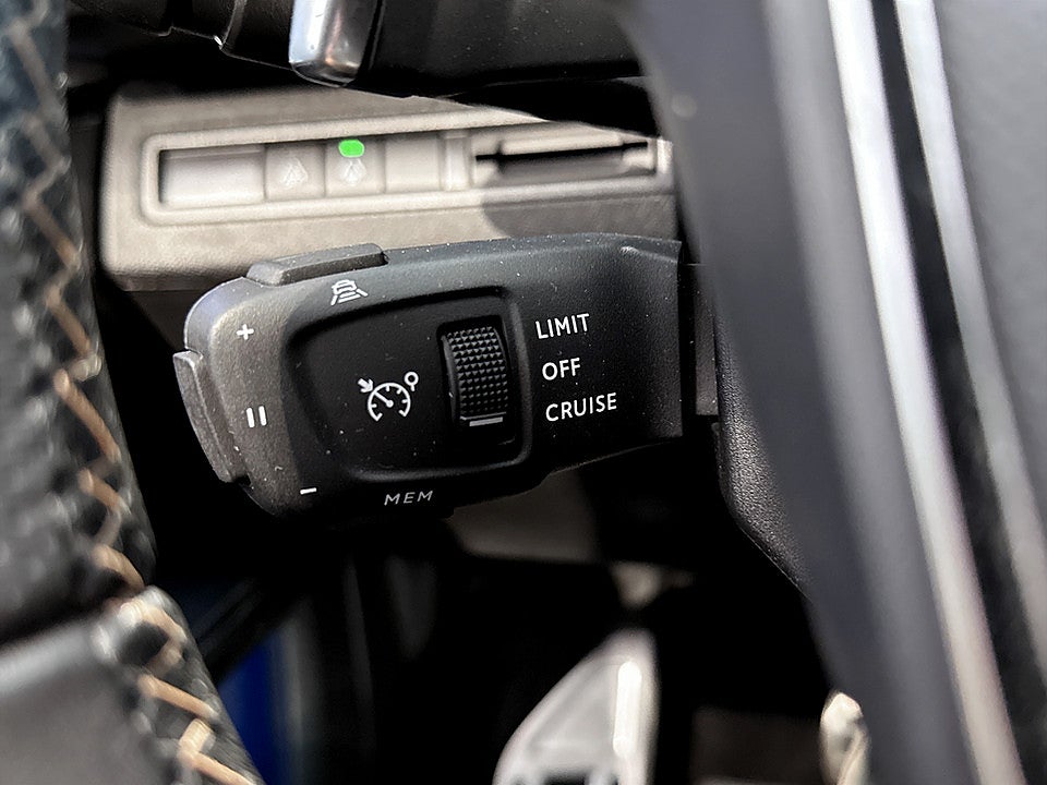 Bild på Peugeot 5008 GT 1.2 PT 130hk Aut 7-SITS B-KAMERA CARPLAY