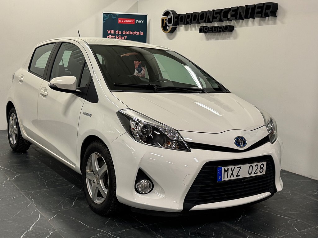 Toyota Yaris Hybrid e-CVT Active Automat|Nav|B-Kamera|Lågmil