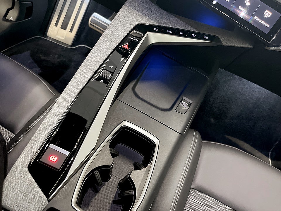 Bild på Peugeot 5008 GT Hybrid 145hk Aut 7-SITS ELBAKLUCKA BACKKAMERA
