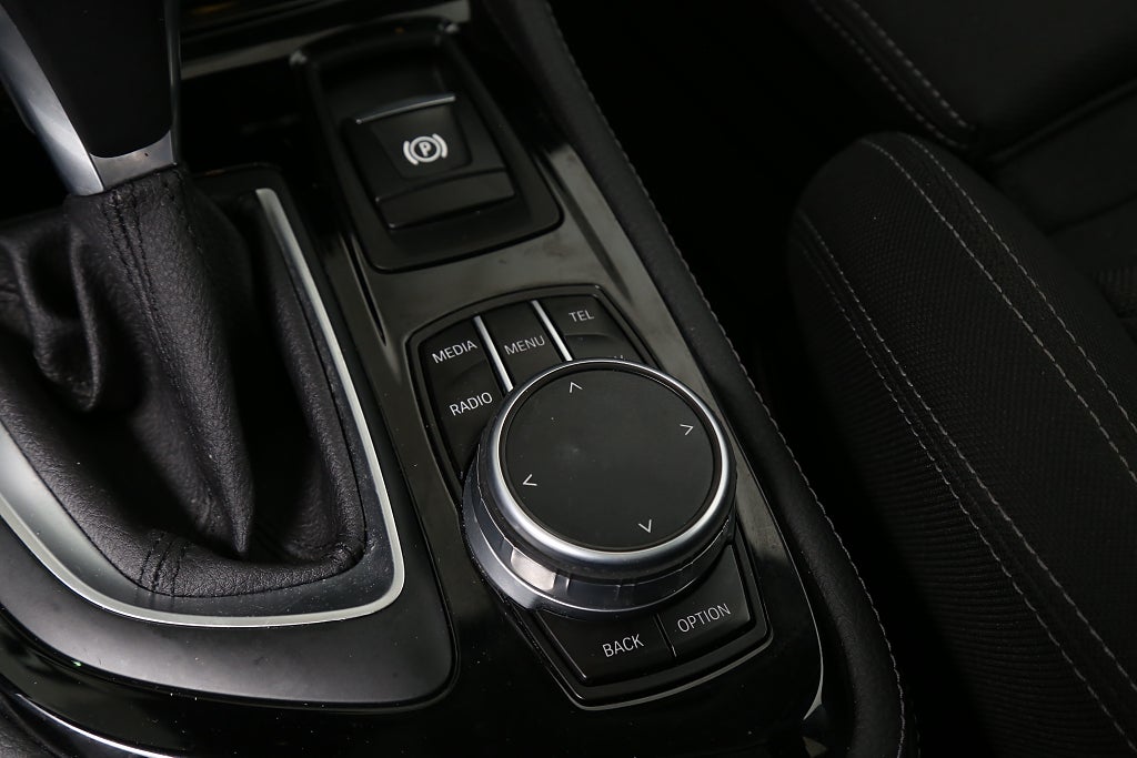 BMW 225xe Active Tourer Sport line 224hk Aut AWD HuD Navi Pano 2017