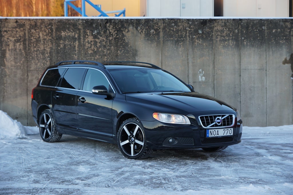 Volvo V70 2.4D Geartronic Momentum|Drag|PDC|Värmare