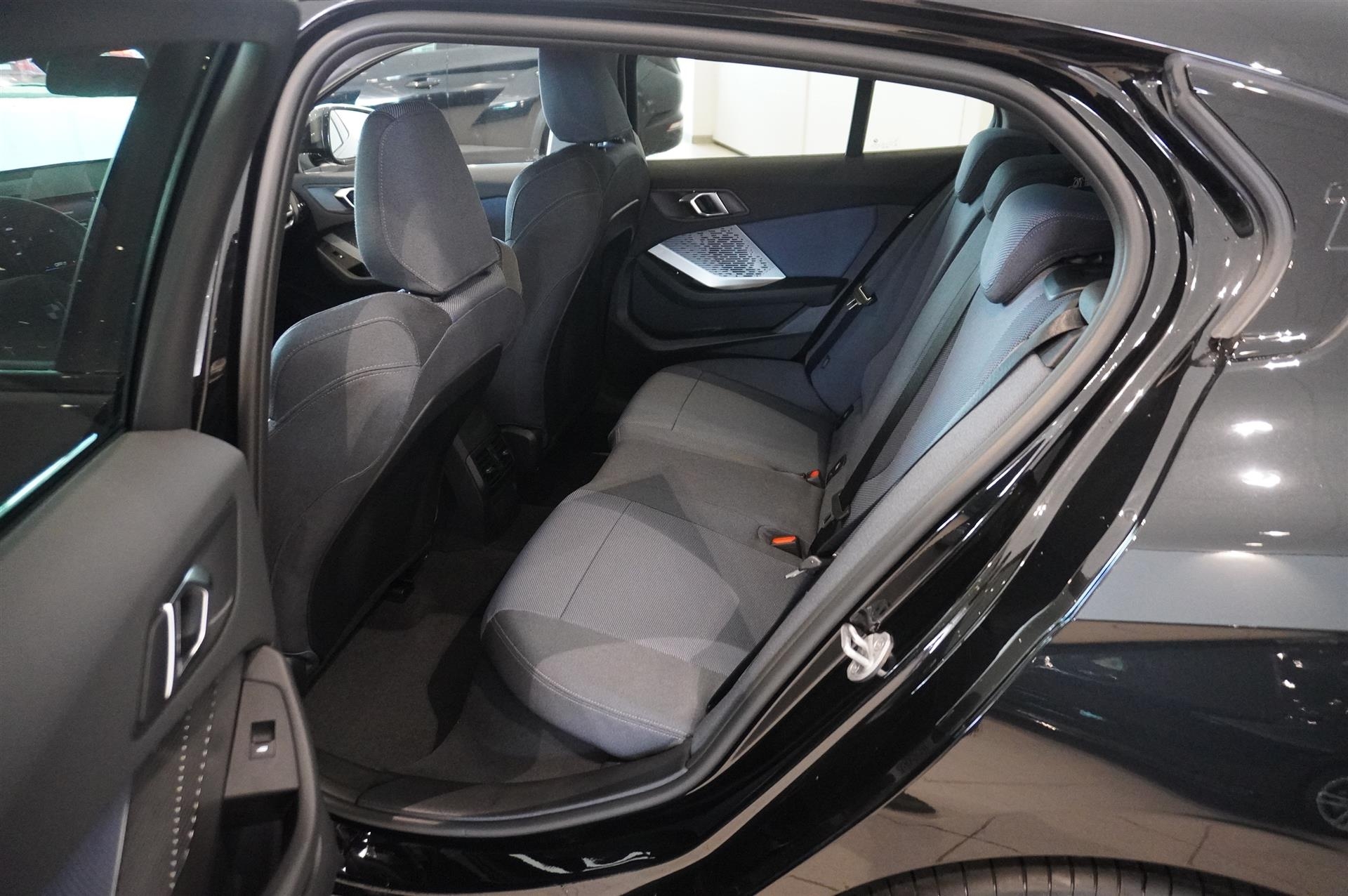 BMW 120 M Sport Design 2026, bild 6/39