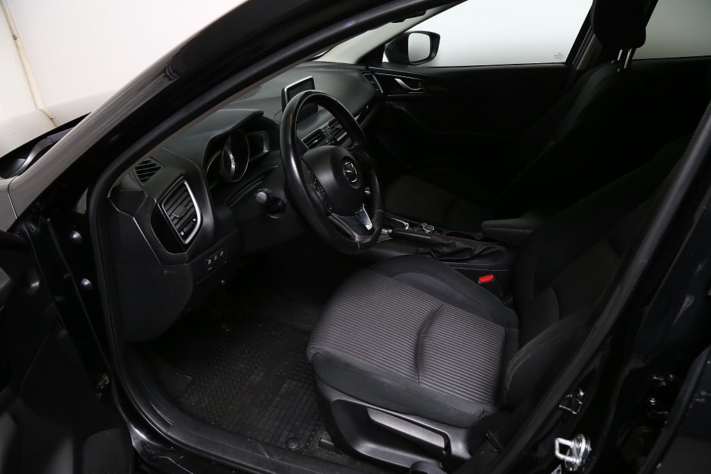 Mazda 3 2,0 SKYACTIV-G 120hk Aut 5D Navi P-sensorer 2013