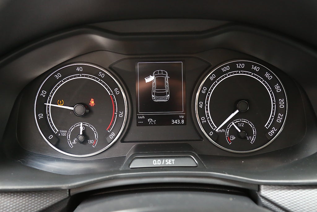 Skoda Kamiq 1,0 TSI Ambition 115hk Kamera Panorama Drag 2021