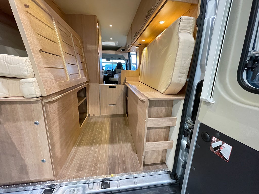 Roadcar 600 / B-körkort / Under 6m / Cykelställ /   - Roadcar