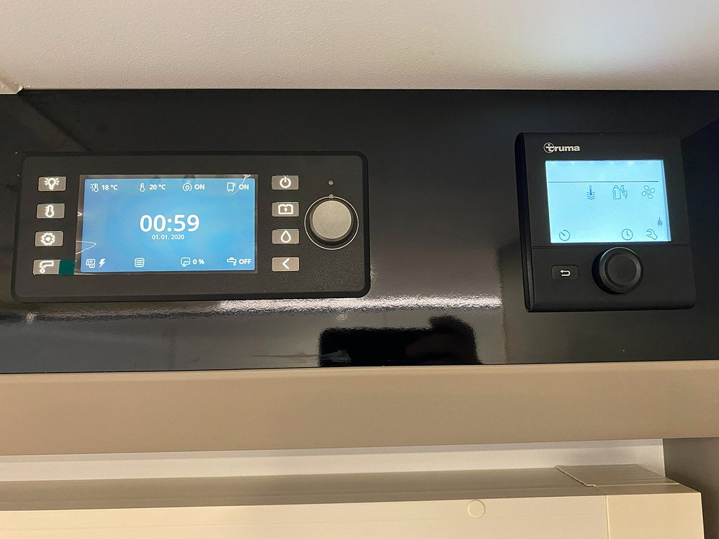 Adria Compact Supreme DL / B-körkort / Automat / Låg skatt - Adria