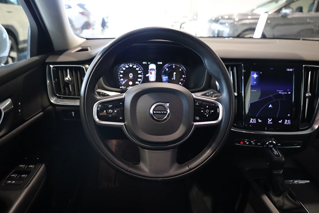 Volvo V60 D4 AUT Momentum Advanced SE II Drag Navi VOC Moms 2021