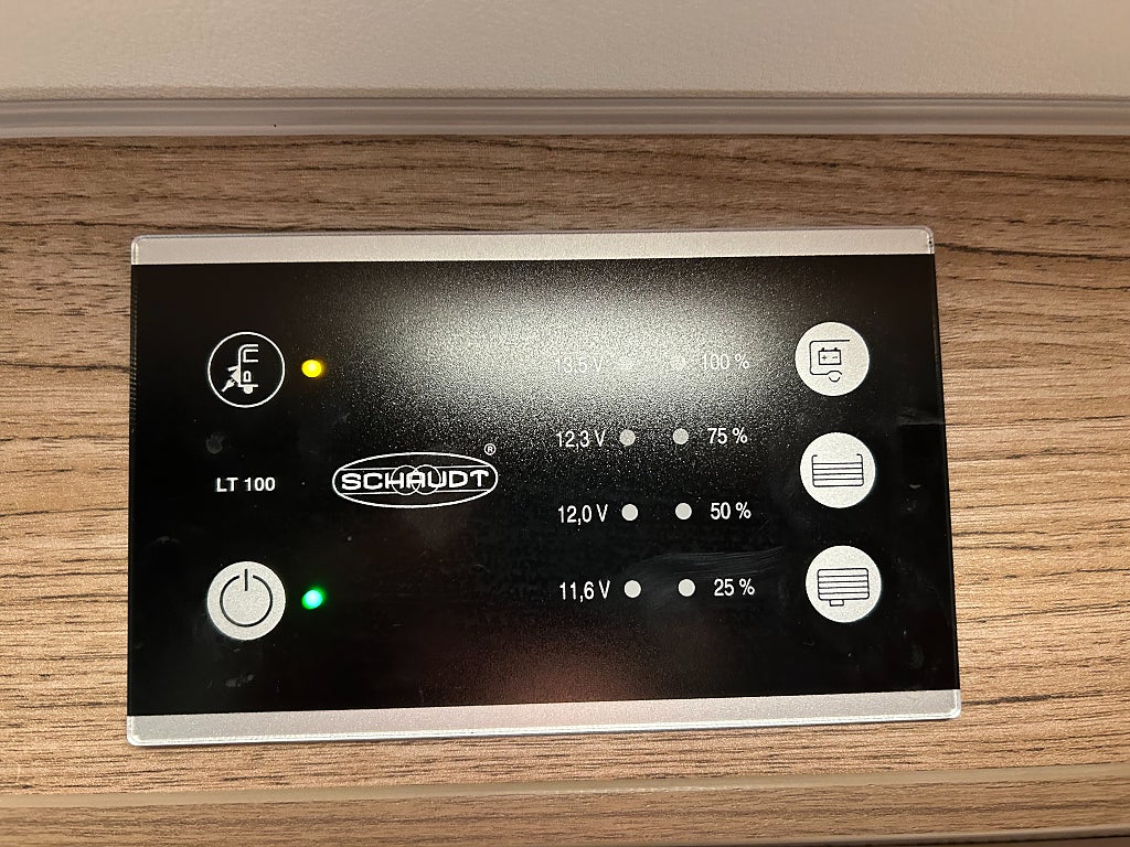 Carado V 132 / Cykelställ / Markis / Under 6m / B-körkort - Carado