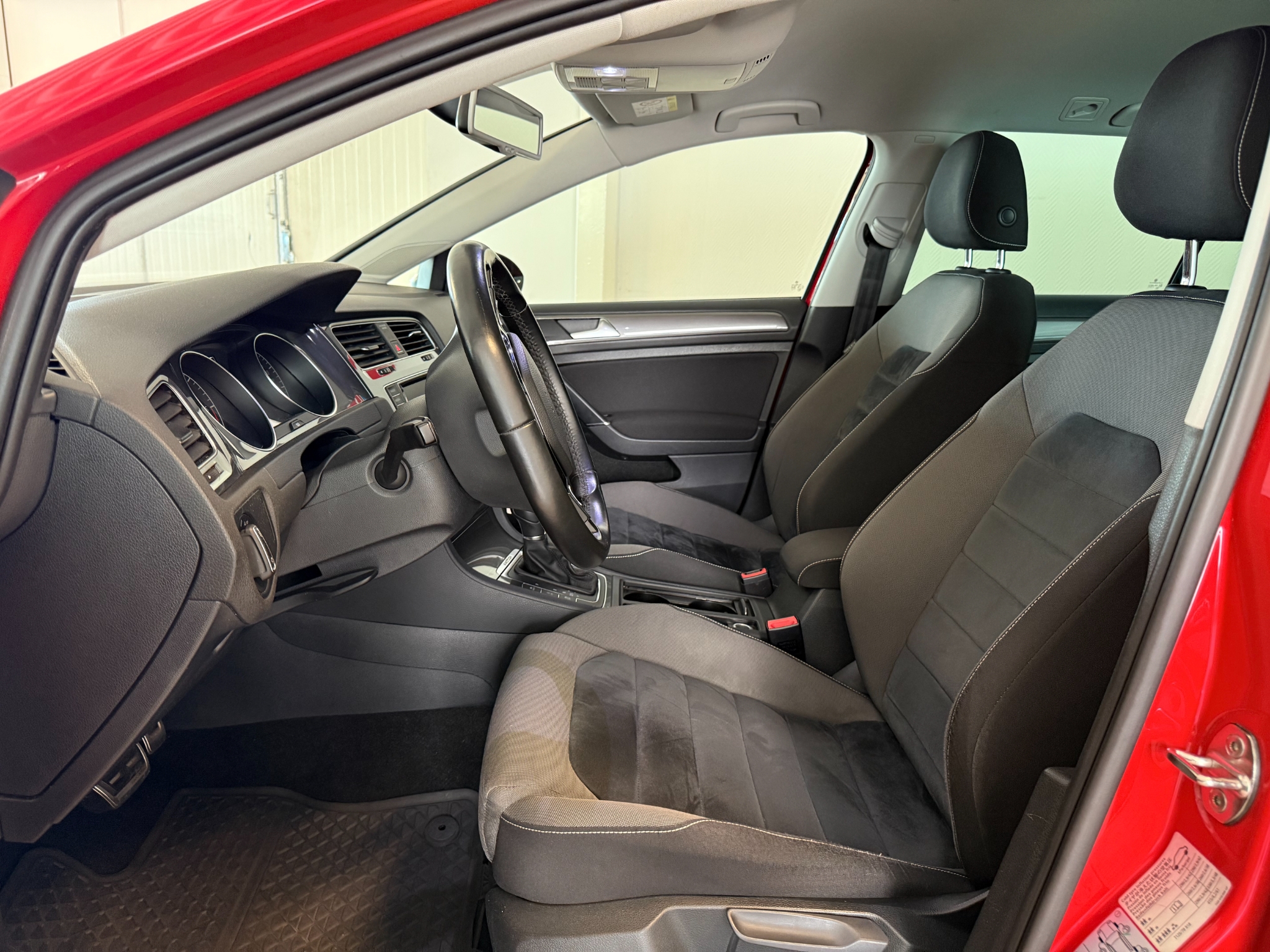 Volkswagen Golf 2015, kuva 6/33