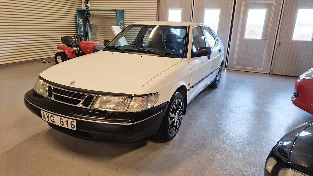 Saab 900 5-dörrar 2.0 Endast 15400mil, Ej rost